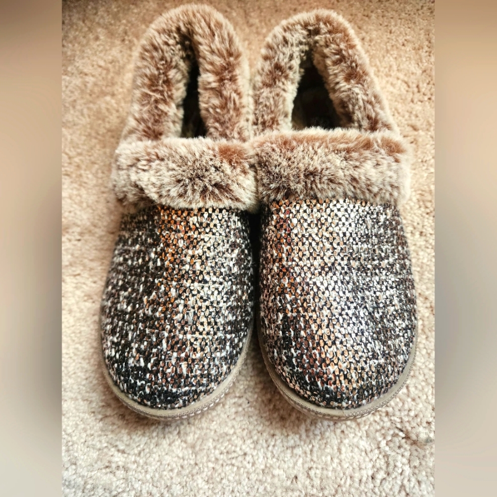 Sketchers Memory foam slippers